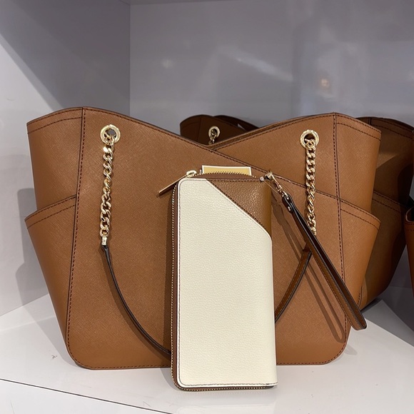 MICHAEL KORS LARGE TRAVEL CONTINENTAL WRISTLET WALLET PHONEHOLDER Luggage Multi - Picture 6 of 16